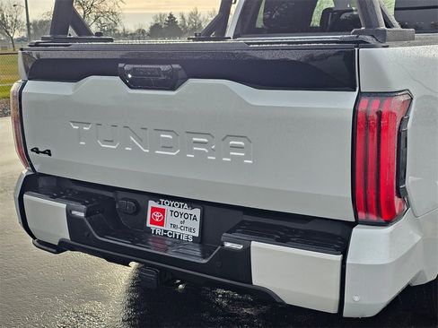 Used 2022 Toyota Tundra Platinum w/ Advanced Package image 18