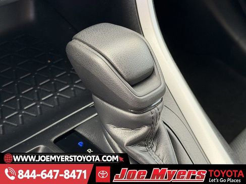 Used 2025 Toyota RAV4 XLE image 21