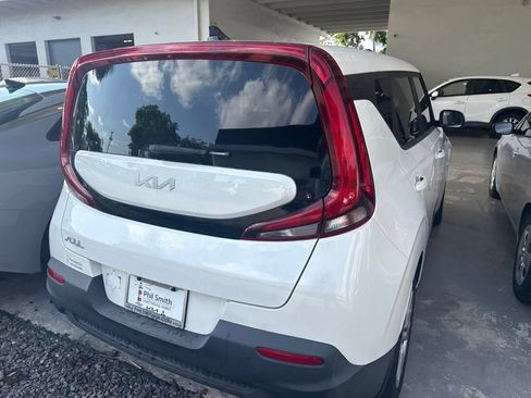 Used 2022 Kia Soul LX FWD image 4