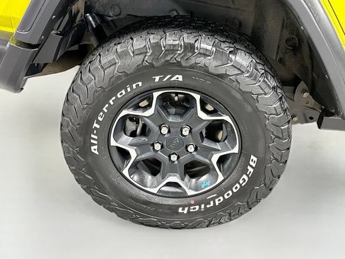 Used 2023 Jeep Wrangler Unlimited Rubicon 4xe w/ Cold Weather Group AWD/4WD image 9