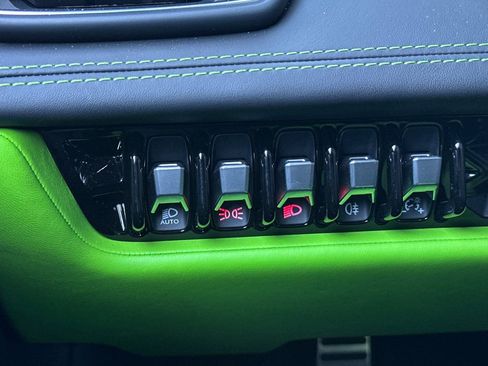 Used 2021 Lamborghini Huracan EVO image 31