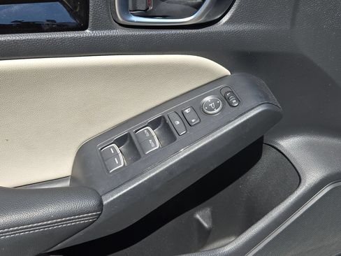 Certified 2024 Honda Civic EX-L image 11