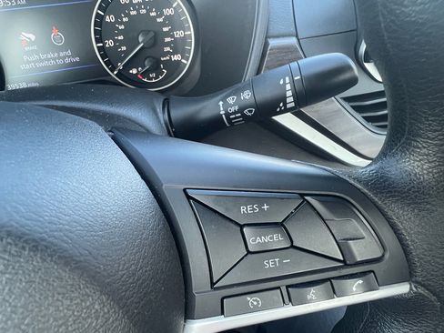 Used 2025 Nissan Altima 2.5 SV FWD image 21