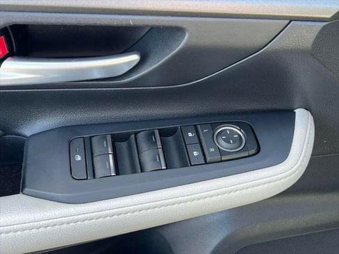 Certified 2024 Toyota Grand Highlander XLE FWD image 11