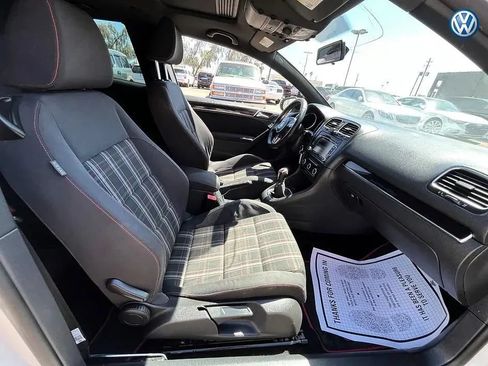 Used 2011 Volkswagen Golf 2-Door FWD image 11