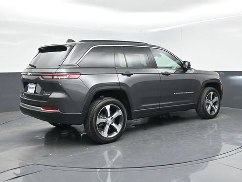 New 2026 Jeep Grand Cherokee Limited RWD image 8