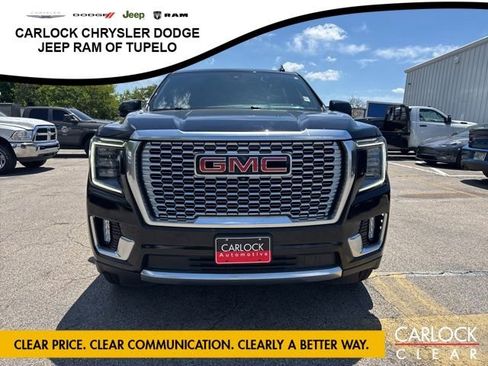 Used 2021 GMC Yukon XL Denali w/ Denali Premium Package AWD/4WD image 3
