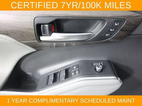 Used 2023 Toyota Highlander Platinum AWD/4WD image 18