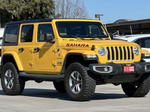 Used 2019 Jeep Wrangler Unlimited Sahara image 10