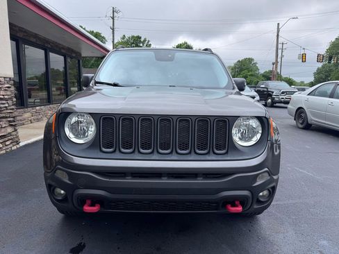 Used 2016 Jeep Renegade Trailhawk w/ Popular Equipment Group AWD/4WD image 9