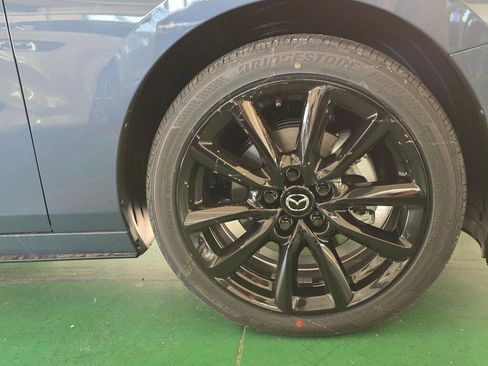 New 2026 MAZDA MAZDA3 Hatchback w/Premium Plus Pkg image 9