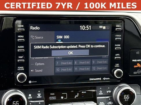 Used 2022 Toyota Highlander LE AWD/4WD image 19