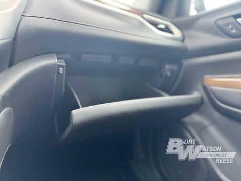 Used 2021 GMC Acadia SLE w/ Driver Convenience Package image 24