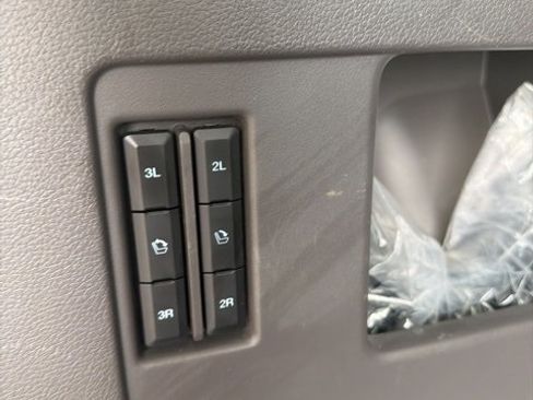 Used 2021 Ford Expedition XLT image 31