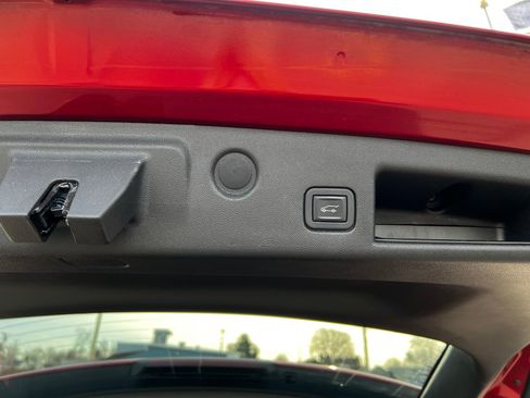 Used 2023 Chevrolet Equinox LT image 6