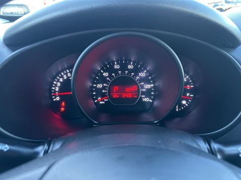 Used 2016 Kia Soul + image 2