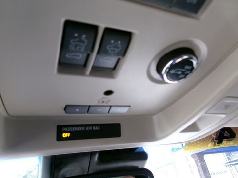 Used 2016 Chevrolet Tahoe LTZ image 36