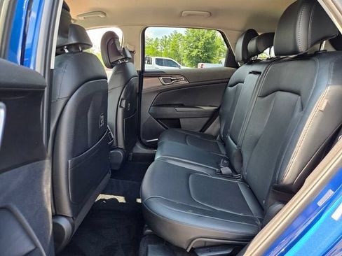 Used 2025 Kia Sportage EX FWD image 13