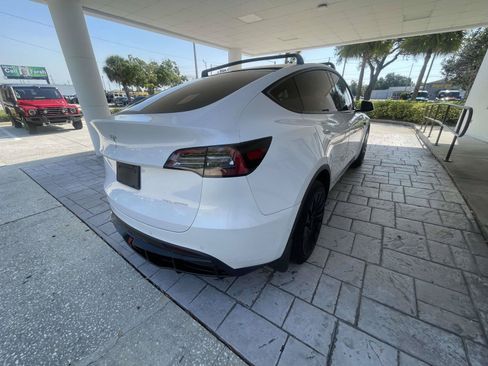 Used 2021 Tesla Model Y Long Range AWD/4WD image 4