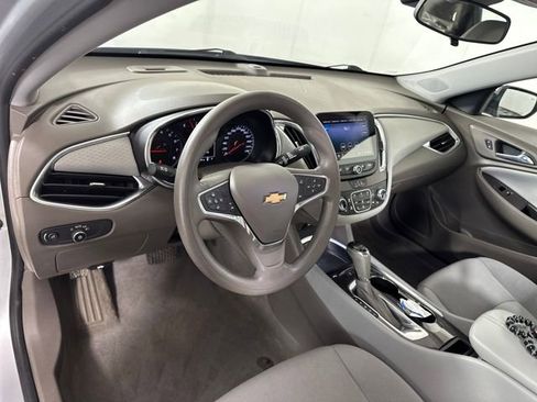 Used 2020 Chevrolet Malibu LT image 13