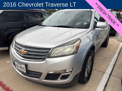 Used 2016 Chevrolet Traverse LT w/ Traveler's Package FWD image 1