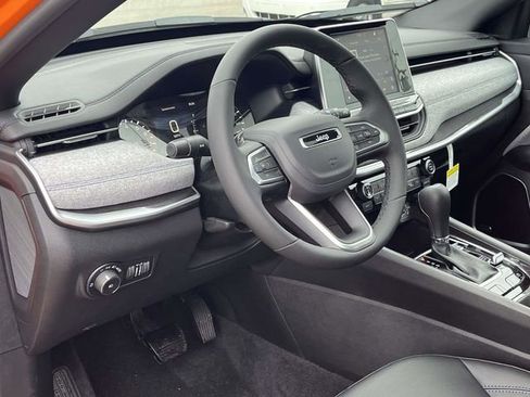 New 2026 Jeep Compass Latitude w/ Driver Assistance Group AWD/4WD image 9