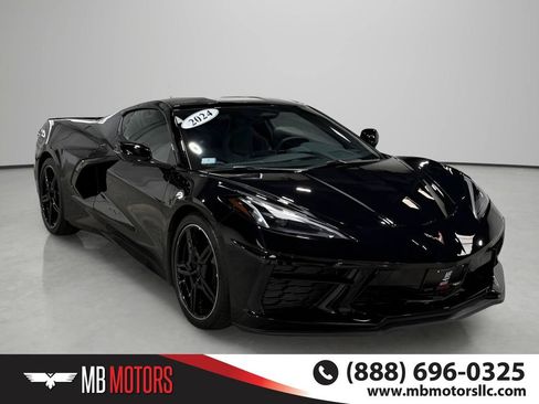 Used 2024 Chevrolet Corvette Stingray Coupe w/ 1LT RWD image 3