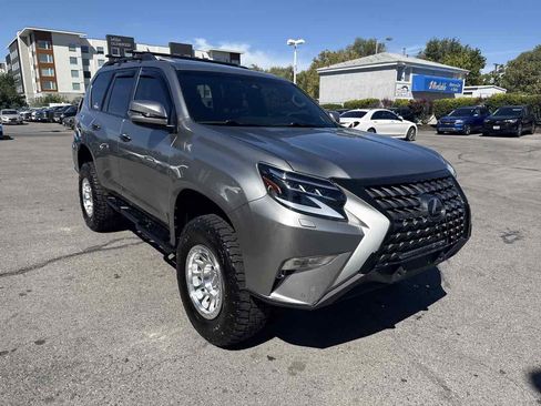 Used 2020 Lexus GX 460 Luxury w/ Luxury Sport Package AWD/4WD image 4