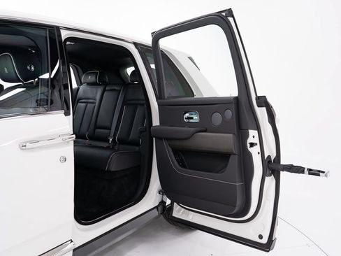 Used 2026 Rolls-Royce Cullinan AWD/4WD image 29