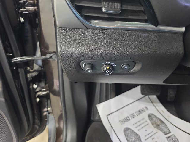 Used 2019 Chevrolet Traverse LT FWD image 20