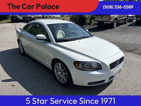 Used 2009 Volvo C70 T5 FWD image 1