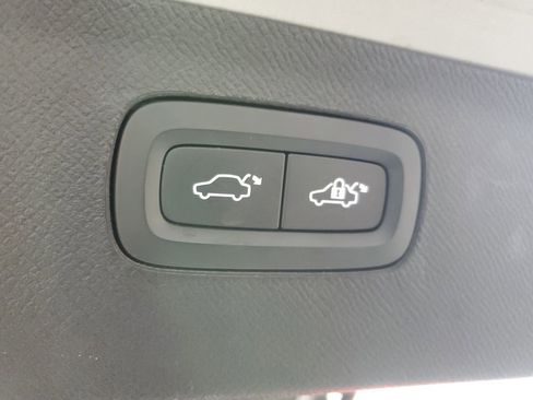 Certified 2023 Volvo XC90 B5 Plus w/ Protection Package Premier image 12