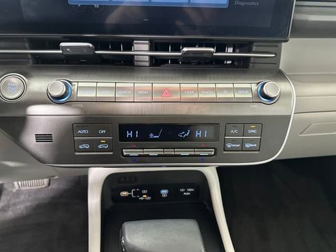 Used 2025 Hyundai Kona SEL image 23