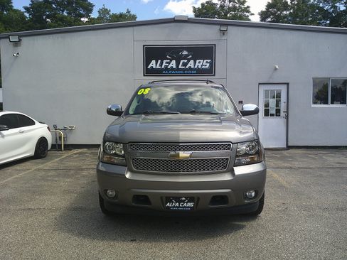 Used 2008 Chevrolet Tahoe LTZ w/ LTZ Preferred Equipment Group AWD/4WD image 2
