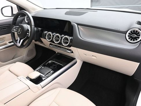 Used 2022 Mercedes-Benz GLA 250 4MATIC w/ Premium Package Lite image 24