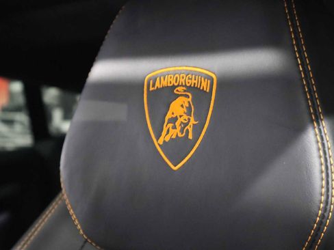 Used 2019 Lamborghini Urus image 17