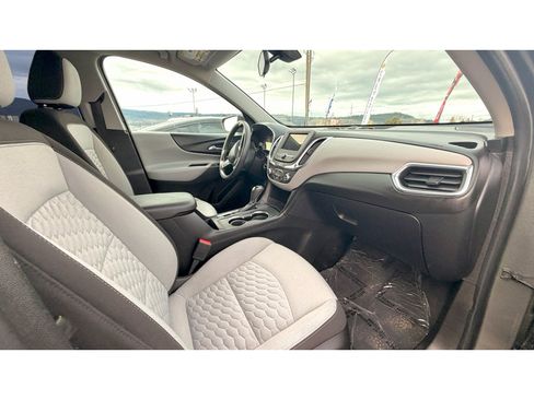 Used 2019 Chevrolet Equinox LS image 10