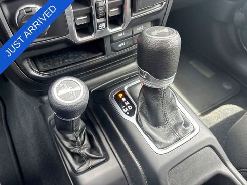 Used 2022 Jeep Wrangler Unlimited Sport w/ Sun And Sound Package AWD/4WD image 20