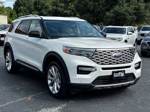 Used 2022 Ford Explorer Platinum w/ Equipment Group 601A AWD/4WD image 8