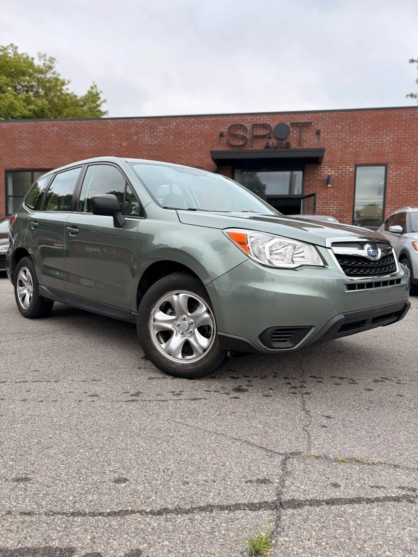 Used 2015 Subaru Forester 2.5i AWD/4WD image 2