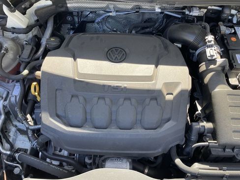 Used 2021 Volkswagen Tiguan SE image 21