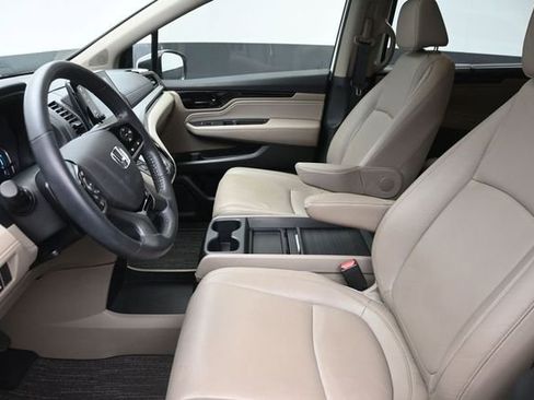 Used 2023 Honda Odyssey Touring image 17