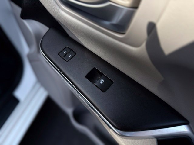 Used 2016 Toyota Camry SE FWD image 17