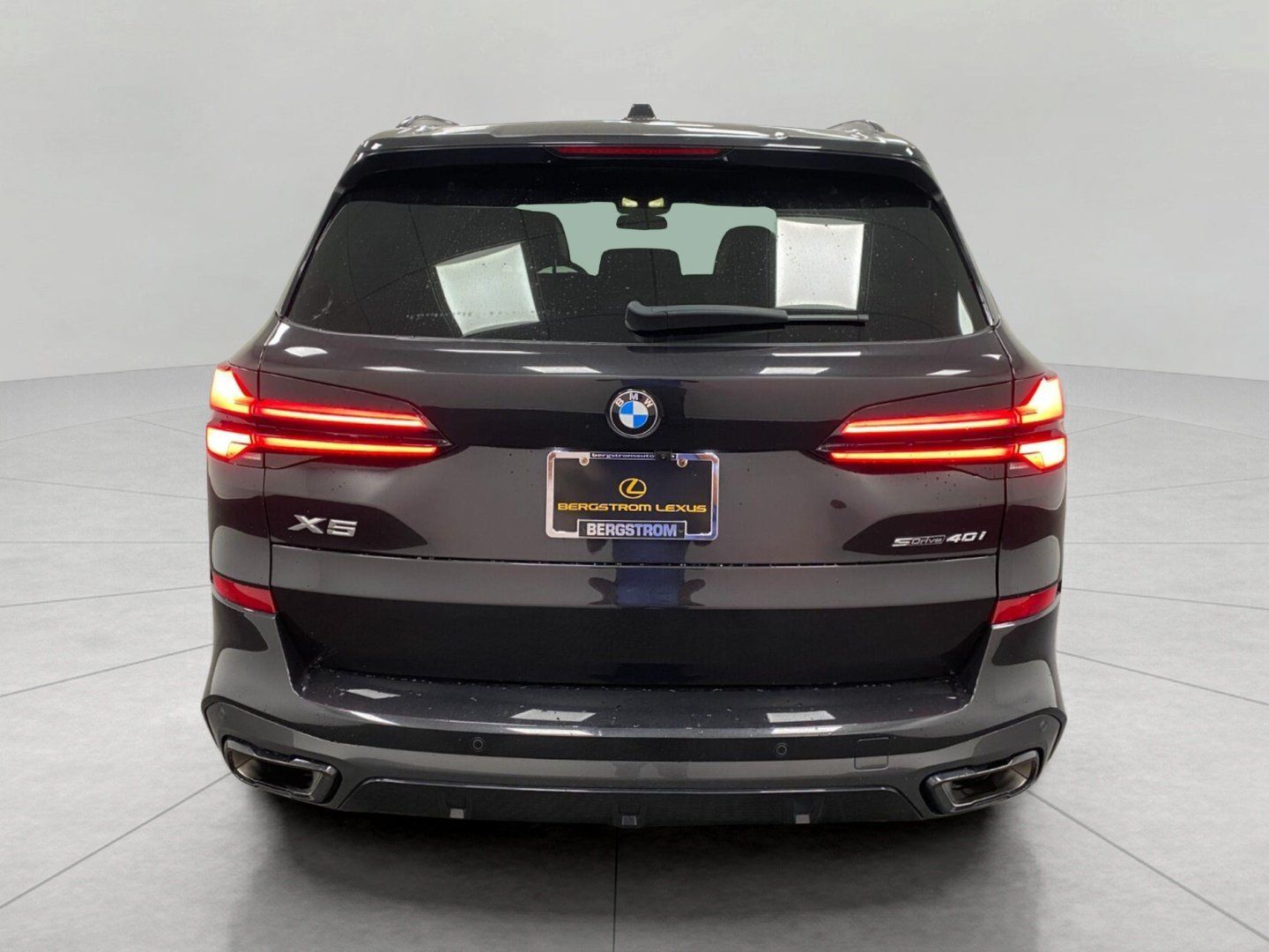 Used 2026 BMW X5 sDrive40i w/ Executive Package RWD image 5
