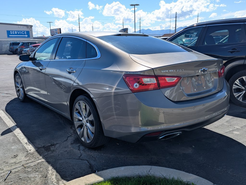 Used 2017 Chevrolet Malibu Premier w/ Premier Sun and Wheel Package FWD image 5