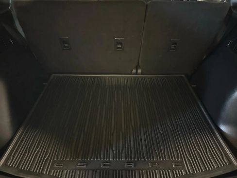 Used 2021 Ford Escape SE w/ Cold Weather Package image 16