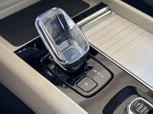 New 2026 Volvo XC60 T8 Ultra w/ Climate Package PRO AWD/4WD image 20