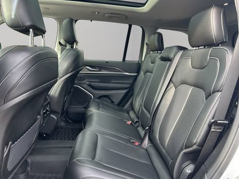 Used 2022 Jeep Grand Cherokee Limited 4xe w/ Luxury Tech Group II AWD/4WD image 18