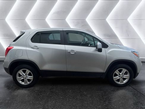 Used 2018 Chevrolet Trax LS AWD/4WD image 6