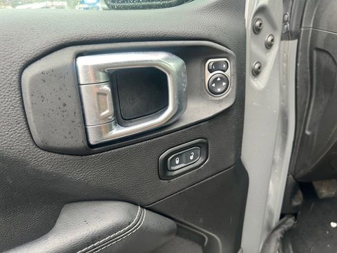 Certified 2022 Jeep Wrangler Unlimited Rubicon 4xe w/ Cold Weather Group image 14